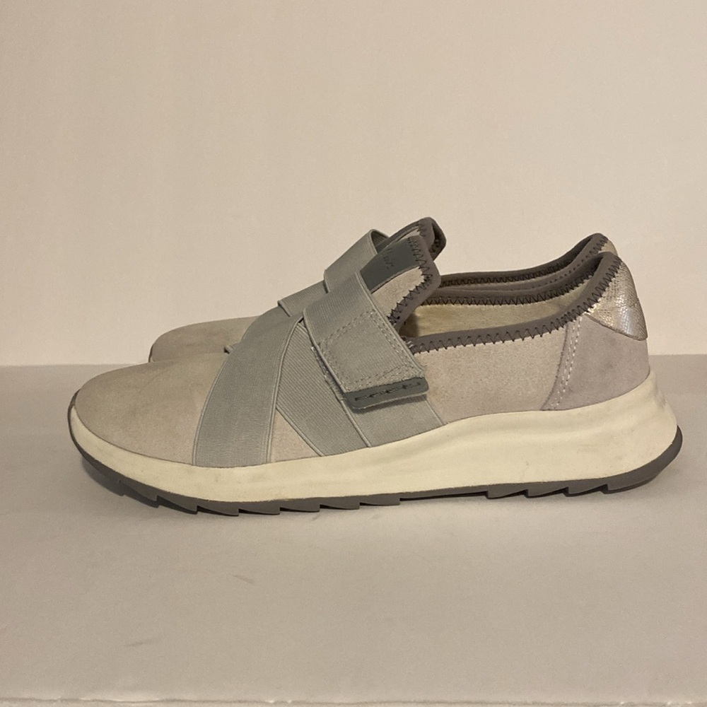 Clarks Women’s Leather Dash Lite Strap Sneakers - Picture 2 of 9